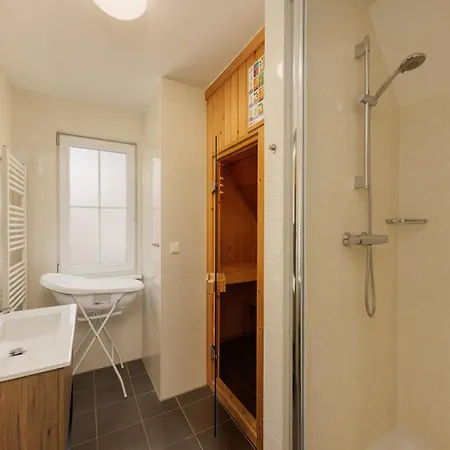 Ferienhaus Restyled House With Sauna, Near